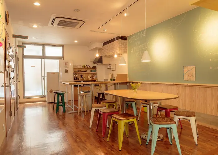 J-Hoppers Osaka Guesthouse